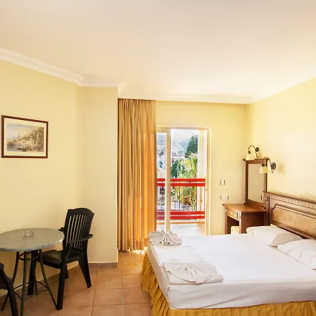 Club Amaris Hotel de apartamente 3*