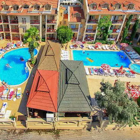 Club Amaris Lägenhetshotell 3*